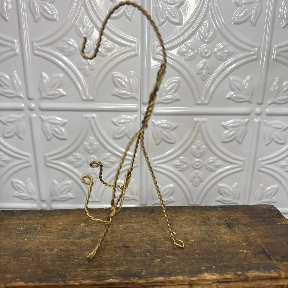 Vintage Twisted Metal Wire Demitasse Cup Easel Holder 6.5” Tall Loop feet